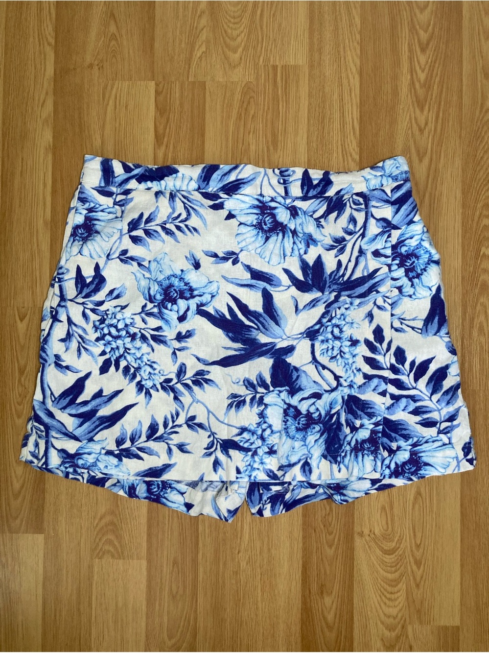 Blue Floral Patterned Skort Sz M